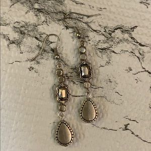 C L A S S Y • silver earring✨